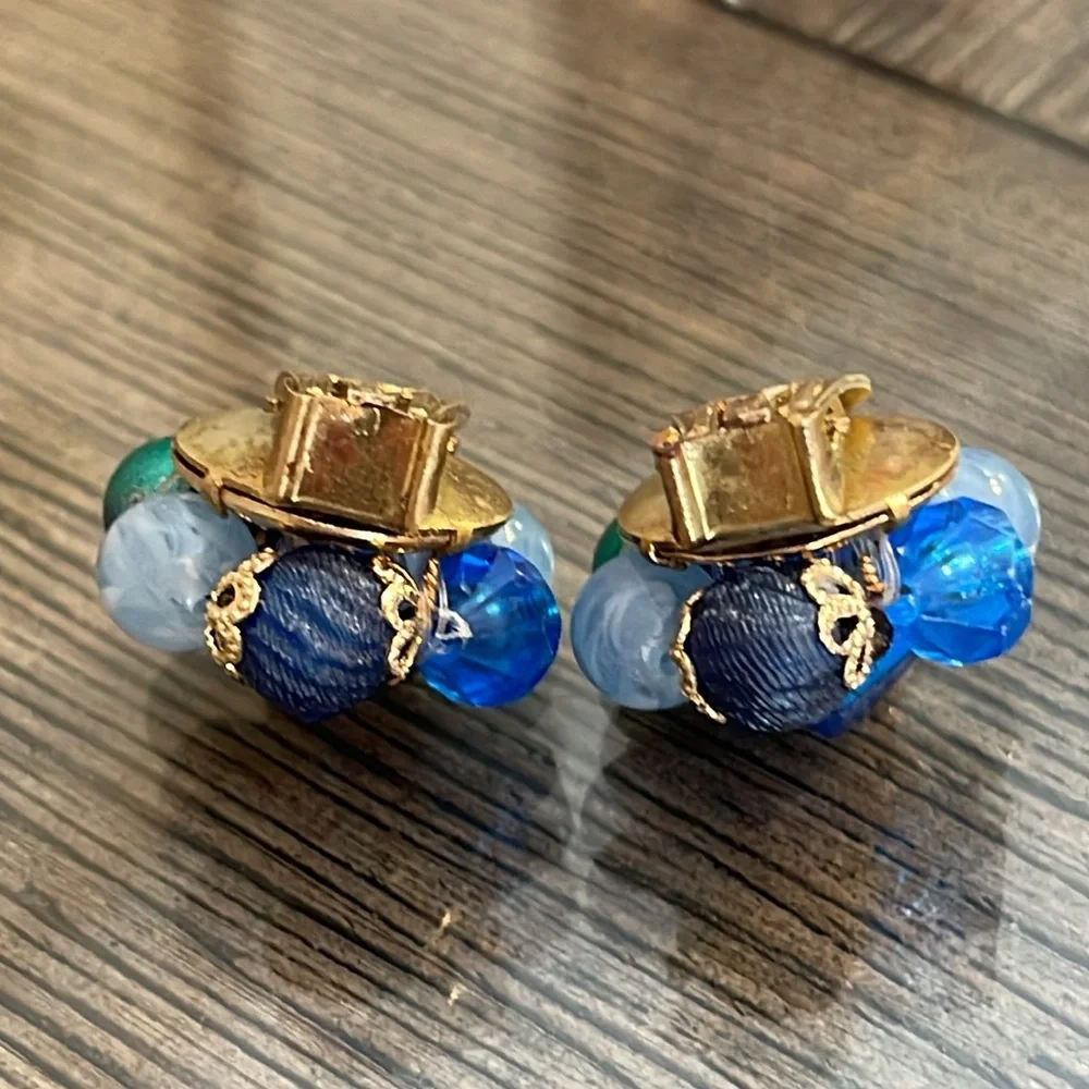 Vintage Shades of Blue Cluster Clip Earrings